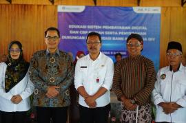 PENYERAHAN DUKUNGAN DIGITALISASI DARI BANK INDONESIA KE DESWITA AMONG KISMA KALURAHAN BENDUNG